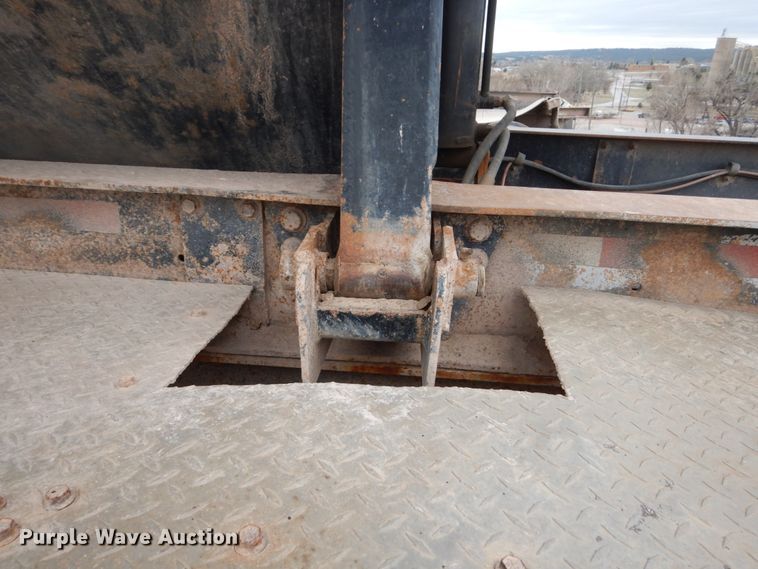 image for item HE9604 2005 Side Dump Industries  side dump trailer