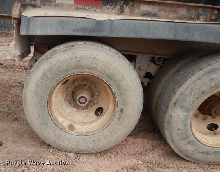 image for item HE9604 2005 Side Dump Industries  side dump trailer