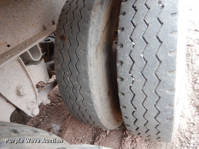 image for item HE9604 2005 Side Dump Industries  side dump trailer