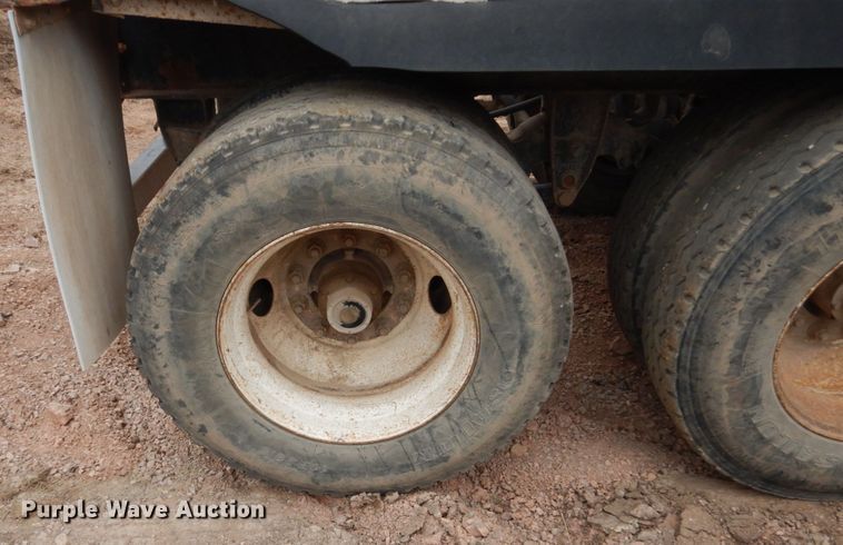 image for item HE9604 2005 Side Dump Industries  side dump trailer