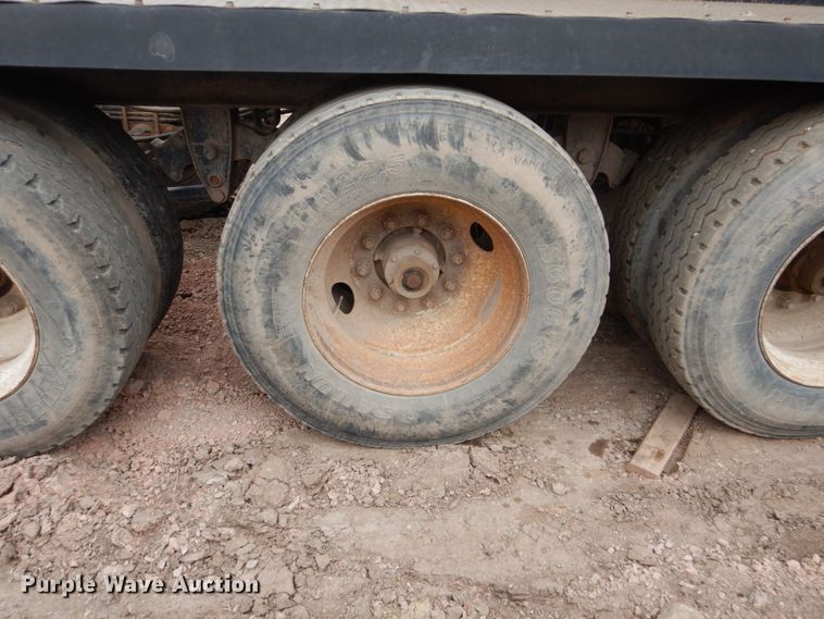 image for item HE9604 2005 Side Dump Industries  side dump trailer