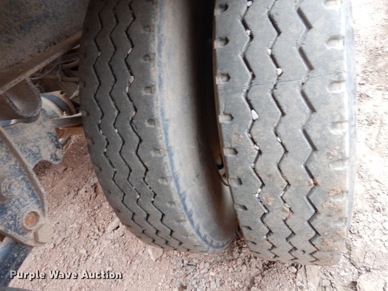 image for item HE9604 2005 Side Dump Industries  side dump trailer