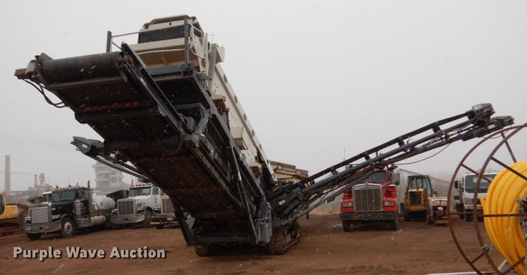 image for item HE9607 2010 Metso ST 4.8  screening plant