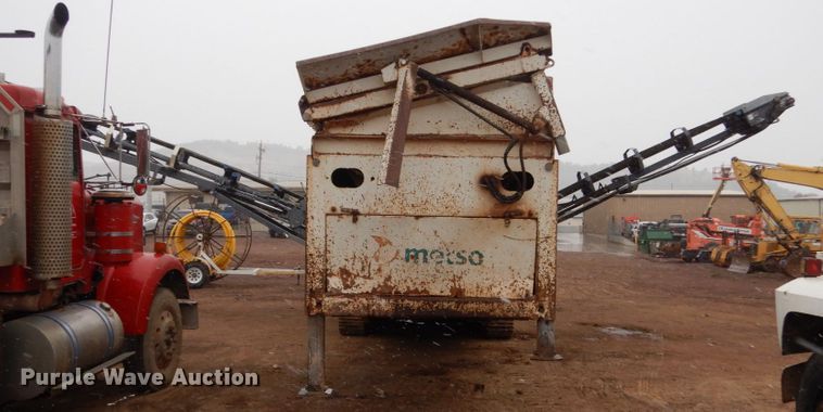 image for item HE9607 2010 Metso ST 4.8  screening plant