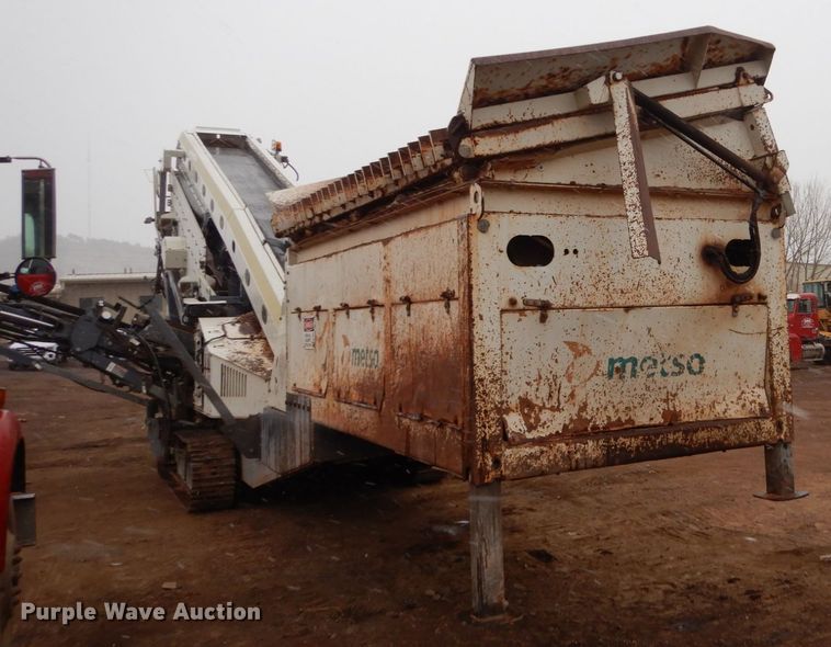 image for item HE9607 2010 Metso ST 4.8  screening plant