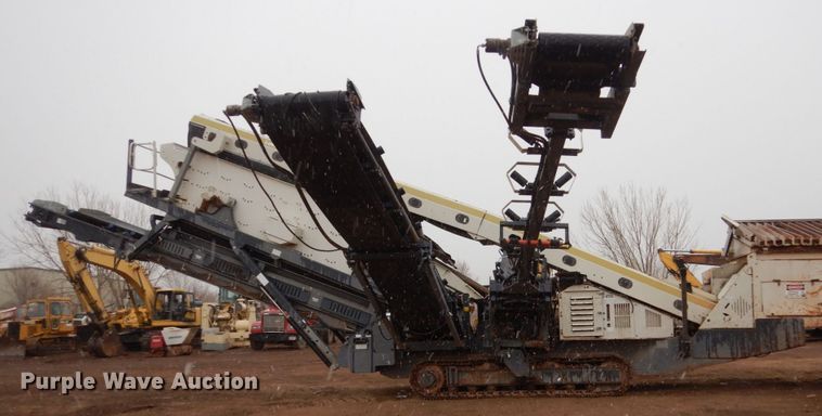 image for item HE9607 2010 Metso ST 4.8  screening plant