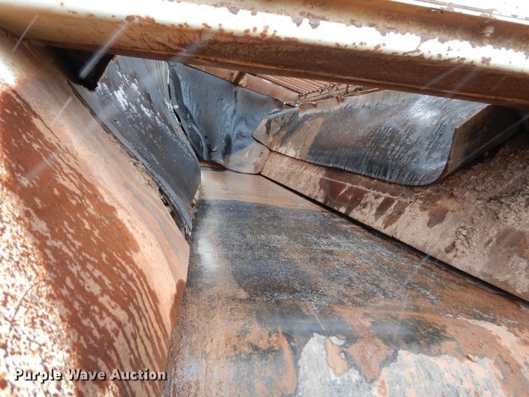 image for item HE9607 2010 Metso ST 4.8  screening plant