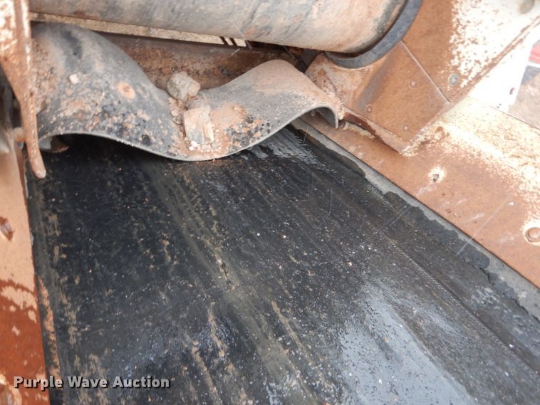 image for item HE9607 2010 Metso ST 4.8  screening plant