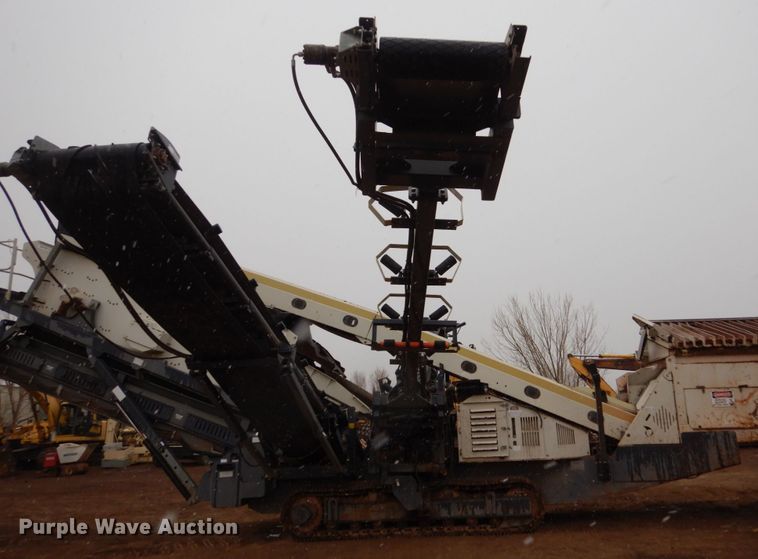 image for item HE9607 2010 Metso ST 4.8  screening plant