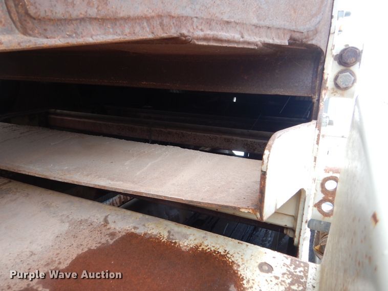 image for item HE9607 2010 Metso ST 4.8  screening plant