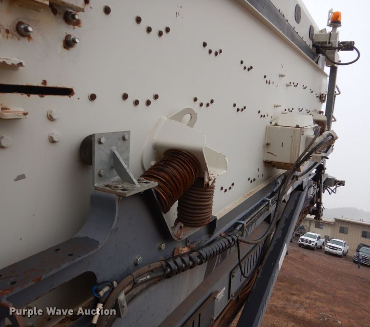 image for item HE9607 2010 Metso ST 4.8  screening plant