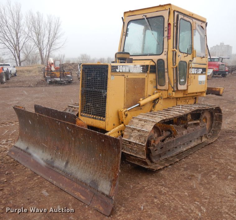 image for item HE9608 1996 John Deere 650  dozer