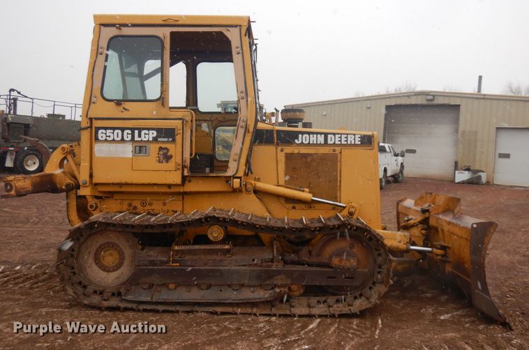 image for item HE9608 1996 John Deere 650  dozer