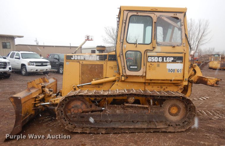 image for item HE9608 1996 John Deere 650  dozer