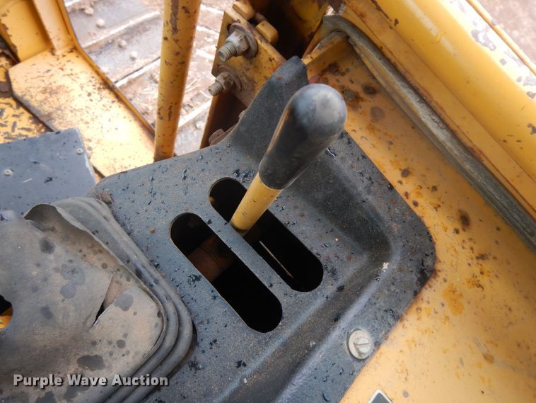 image for item HE9608 1996 John Deere 650  dozer