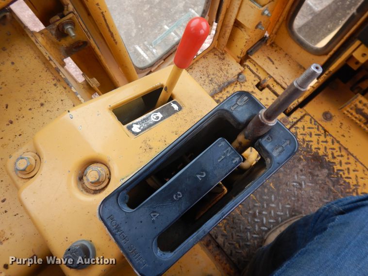 image for item HE9608 1996 John Deere 650  dozer