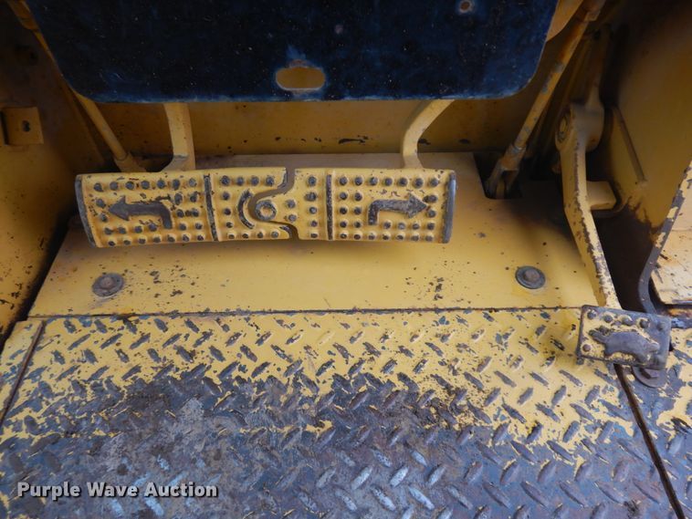 image for item HE9608 1996 John Deere 650  dozer