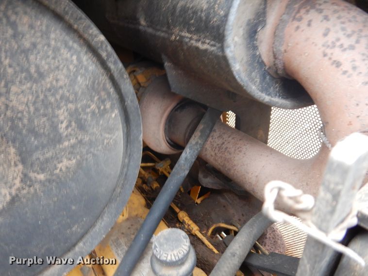 image for item HE9608 1996 John Deere 650  dozer