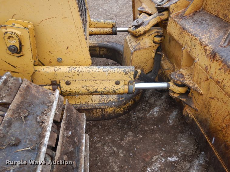 image for item HE9608 1996 John Deere 650  dozer