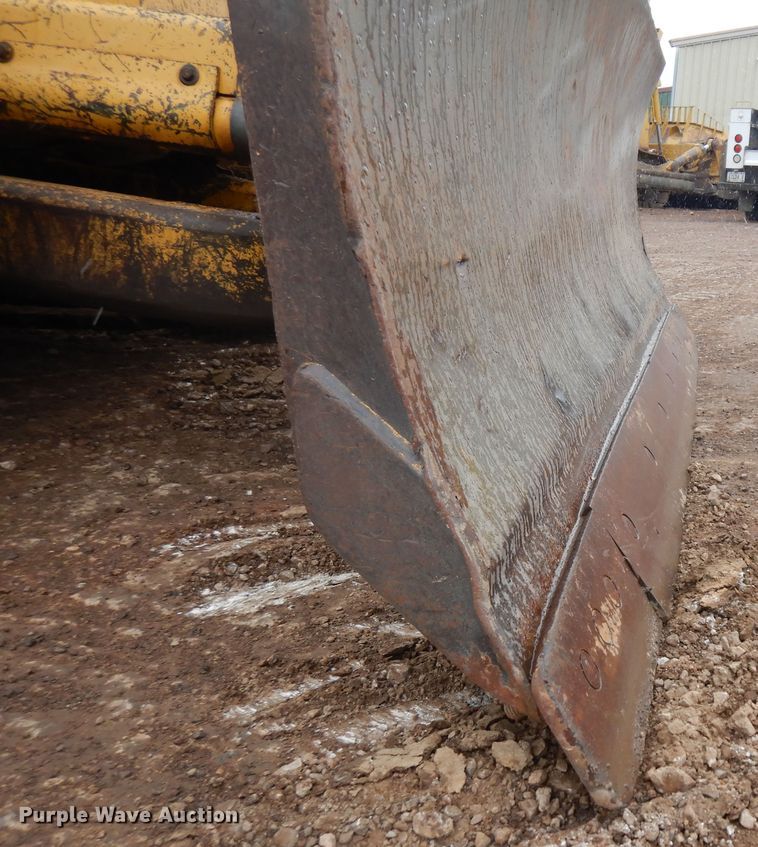 image for item HE9608 1996 John Deere 650  dozer