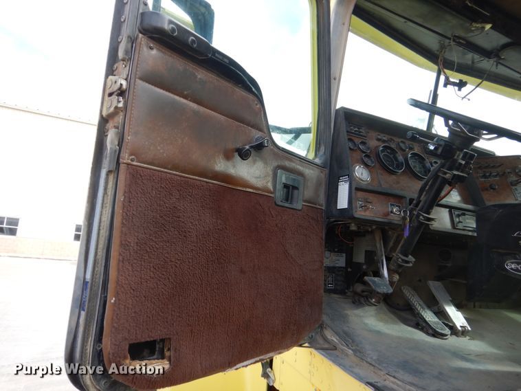 image for item HE9617 1999 Kenworth W900  ready mix truck