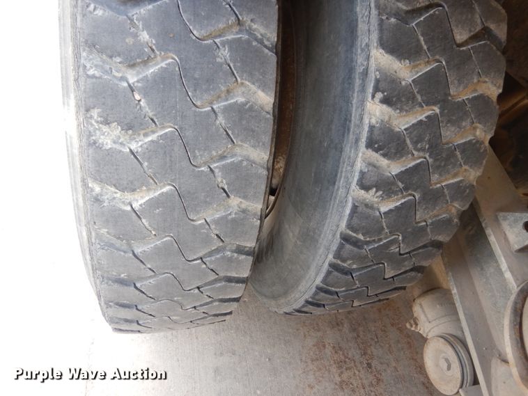 image for item HE9617 1999 Kenworth W900  ready mix truck