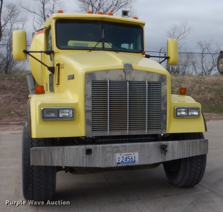 image for item HE9618 1999 Kenworth W900  ready mix truck