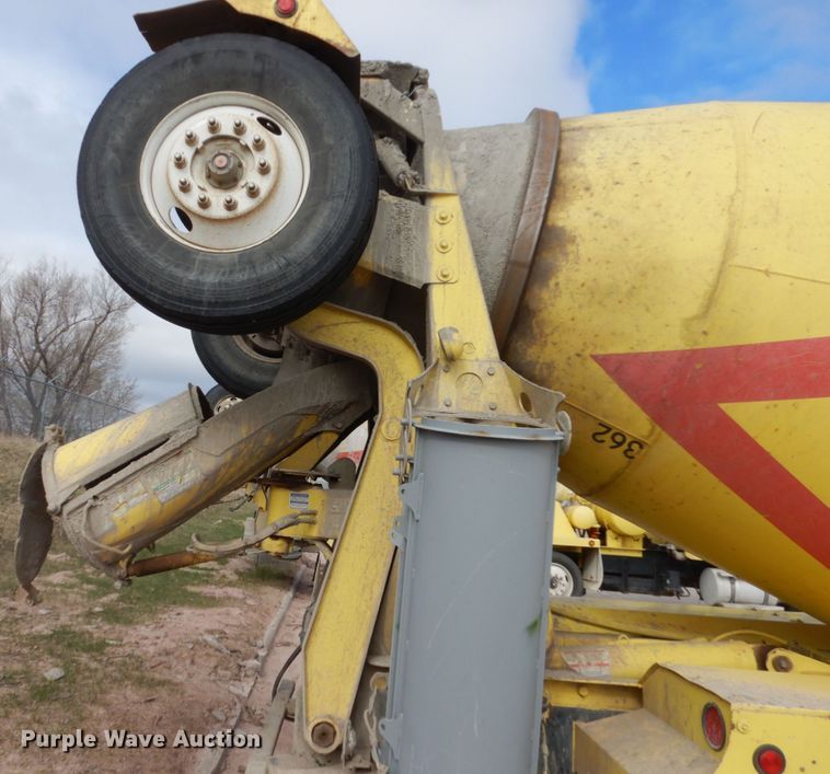 image for item HE9618 1999 Kenworth W900  ready mix truck