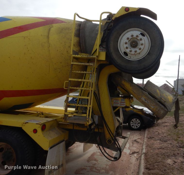 image for item HE9618 1999 Kenworth W900  ready mix truck