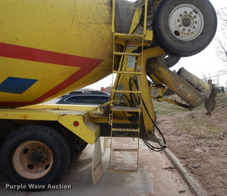 image for item HE9618 1999 Kenworth W900  ready mix truck