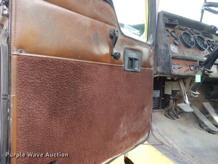 image for item HE9618 1999 Kenworth W900  ready mix truck