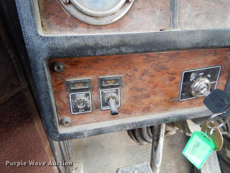 image for item HE9618 1999 Kenworth W900  ready mix truck