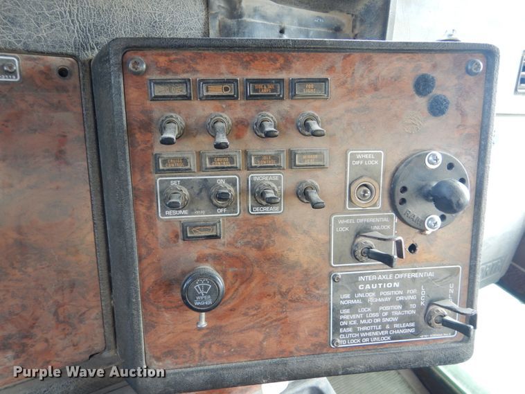 image for item HE9618 1999 Kenworth W900  ready mix truck