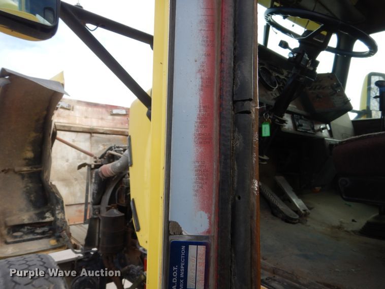 image for item HE9618 1999 Kenworth W900  ready mix truck