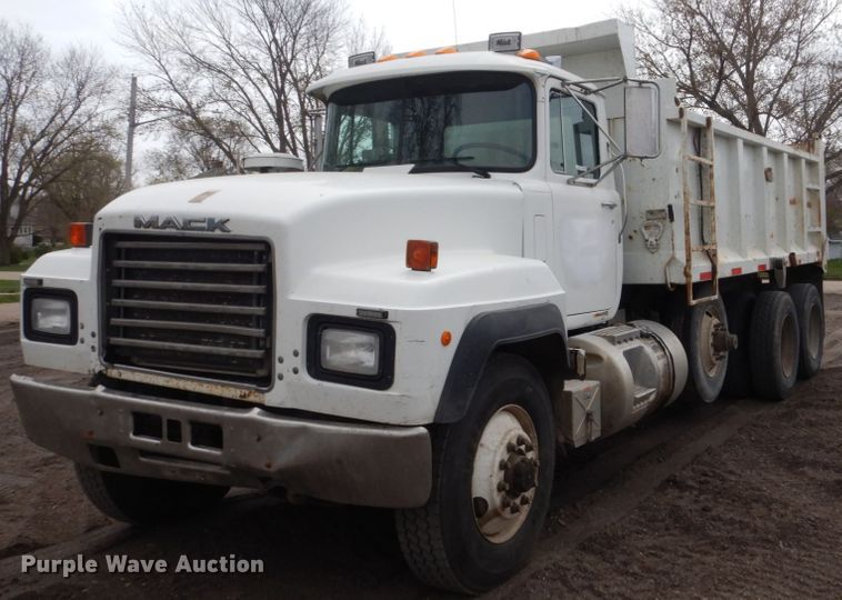 image for item HE9620 1995 Mack RD688S  dump truck