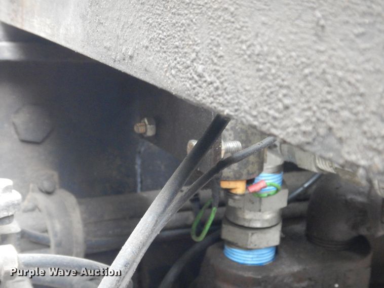 image for item HE9620 1995 Mack RD688S  dump truck