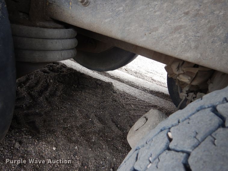 image for item HE9620 1995 Mack RD688S  dump truck