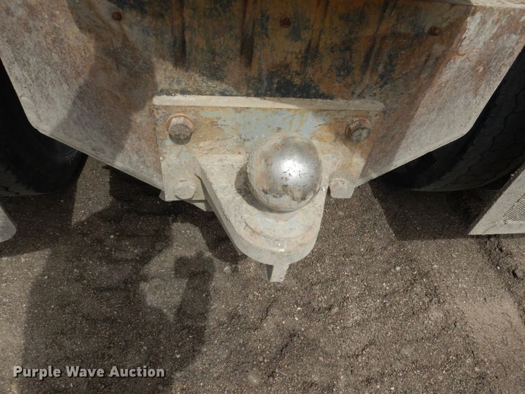 image for item HE9620 1995 Mack RD688S  dump truck