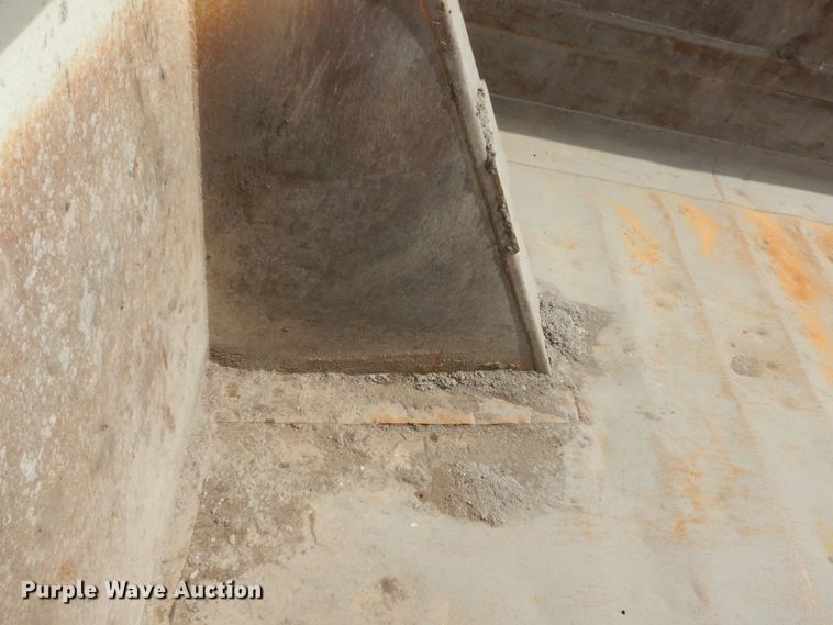 image for item HE9620 1995 Mack RD688S  dump truck