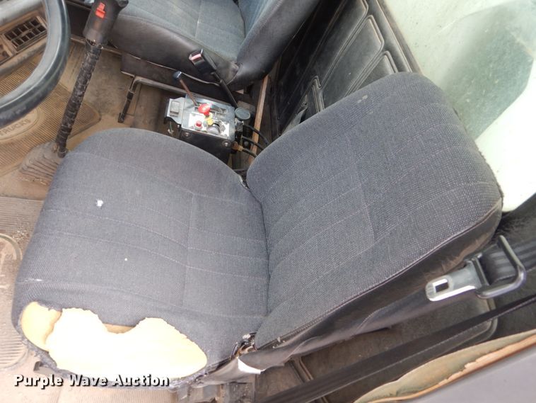 image for item HE9620 1995 Mack RD688S  dump truck