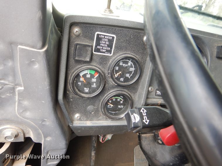 image for item HE9620 1995 Mack RD688S  dump truck