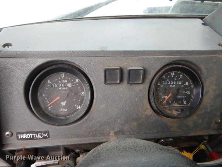 image for item HE9620 1995 Mack RD688S  dump truck