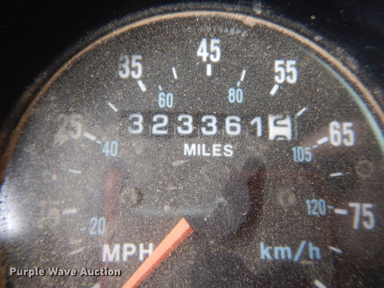 image for item HE9620 1995 Mack RD688S  dump truck