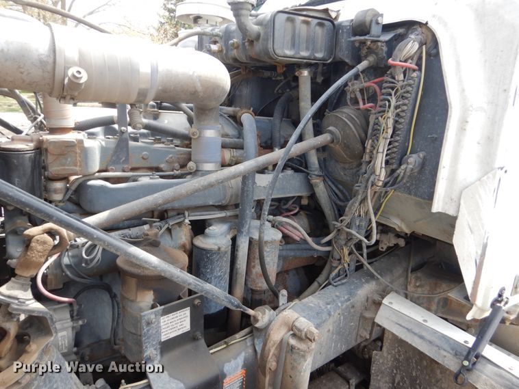 image for item HE9620 1995 Mack RD688S  dump truck