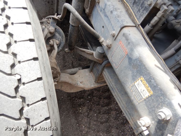 image for item HE9620 1995 Mack RD688S  dump truck