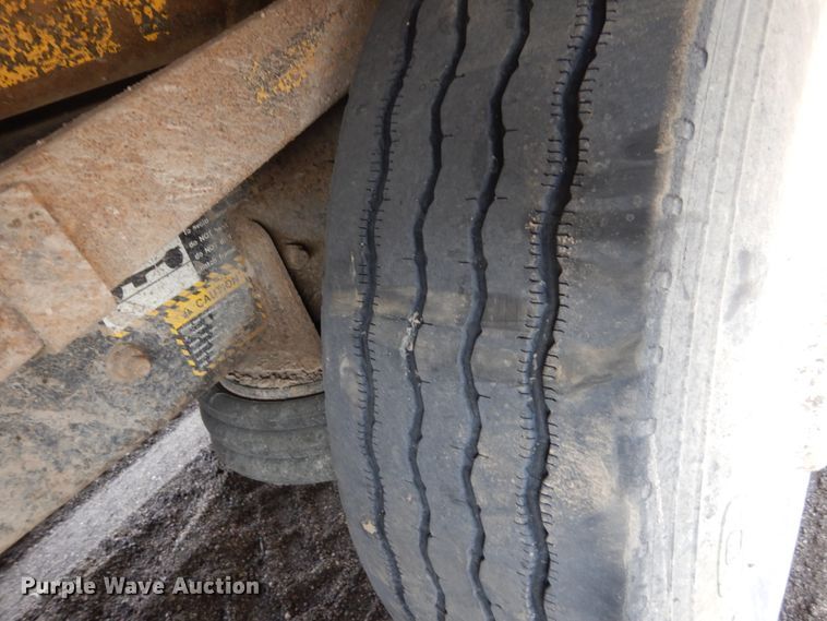 image for item HE9620 1995 Mack RD688S  dump truck