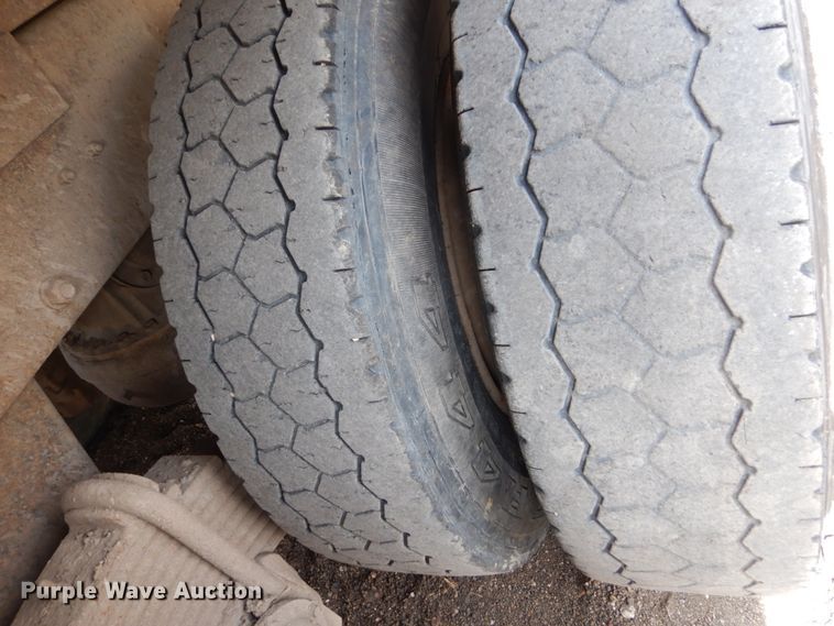 image for item HE9620 1995 Mack RD688S  dump truck