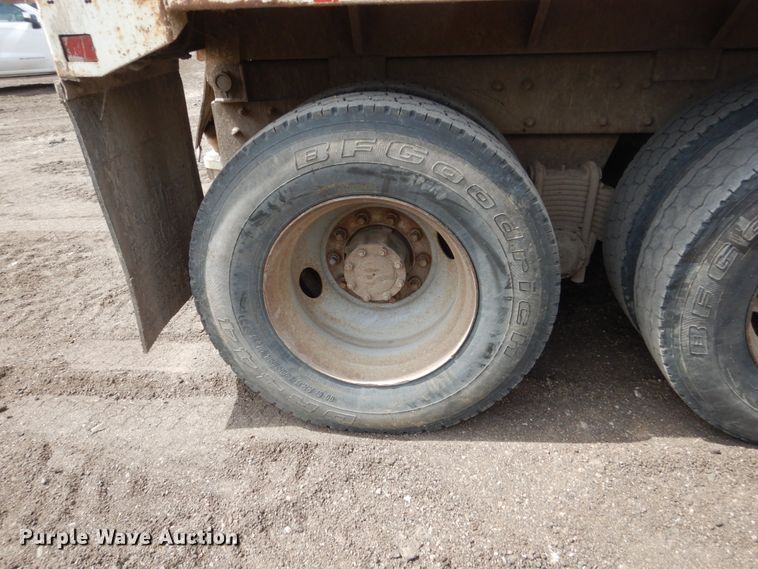 image for item HE9620 1995 Mack RD688S  dump truck