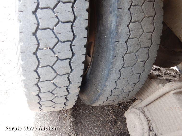 image for item HE9620 1995 Mack RD688S  dump truck