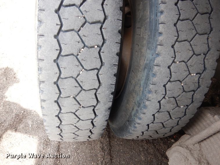 image for item HE9620 1995 Mack RD688S  dump truck